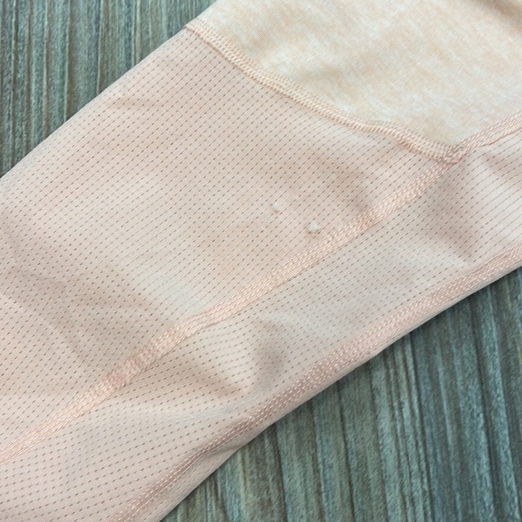 Columbia women’s light jacket large. Vented The color is  peach. - Picture 9 of 10